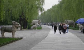 Ming Dynasty Tombs Spirit Way. Photo by Richard and Elaine Chambers. CC BY-SA 3.0