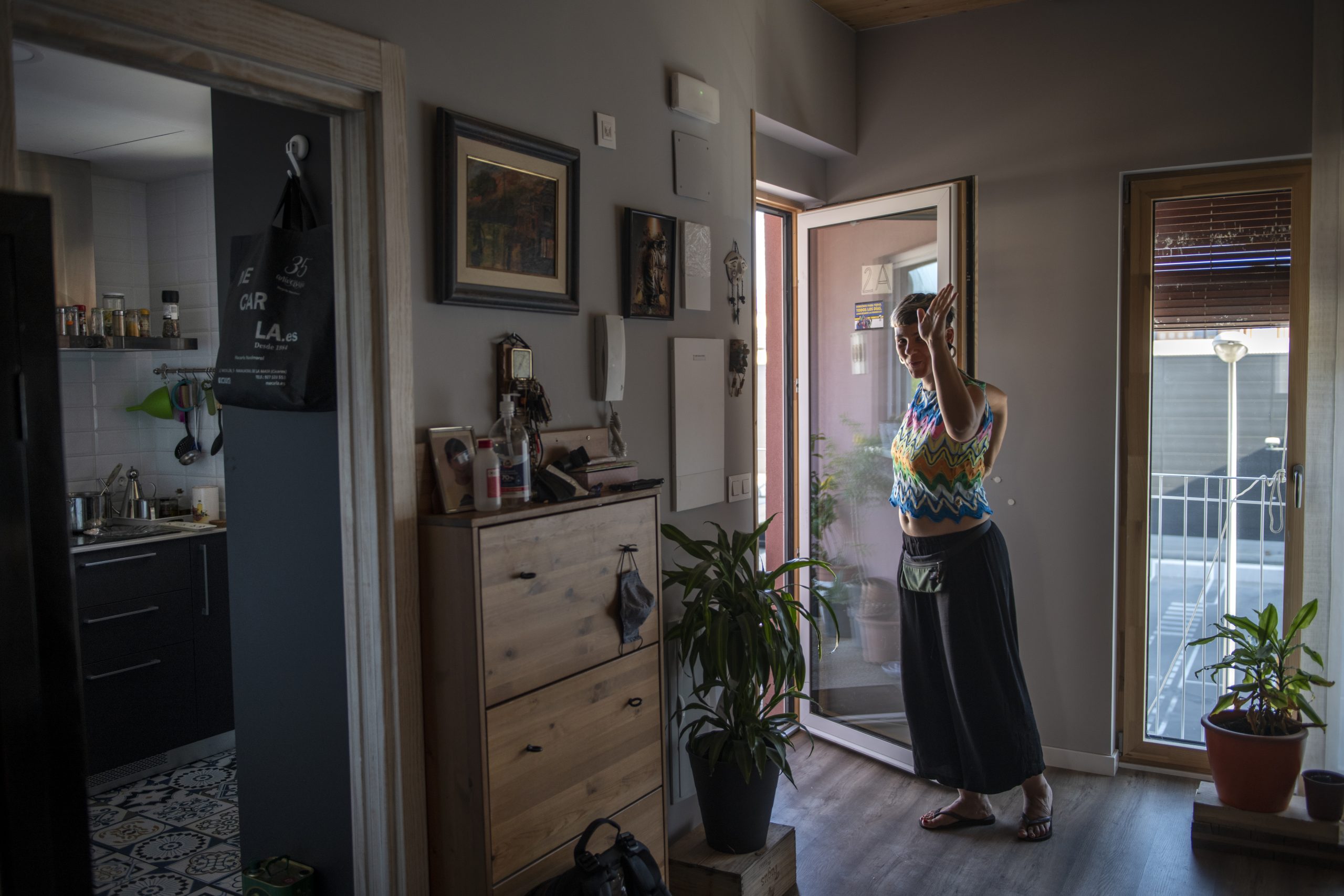 Entrepatios resident Emma Gascó in the home she shares with Martín Cúneo and their 3 year old child. Credit: Álvaro Minguito