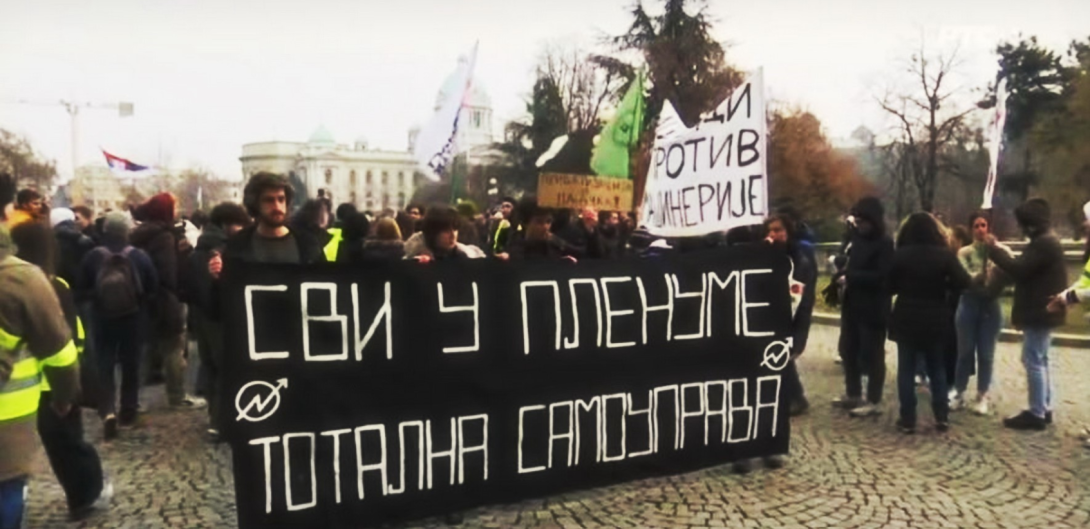 Banner from the ongoing demonstrations in Belgrade: “Everyone at the plenums – Total Self-Governance”