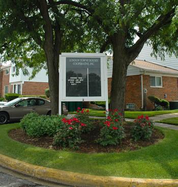 Image via <a href="http://lthcoop.com/about_us.html" target="_blank">London Towne Houses website</a>.